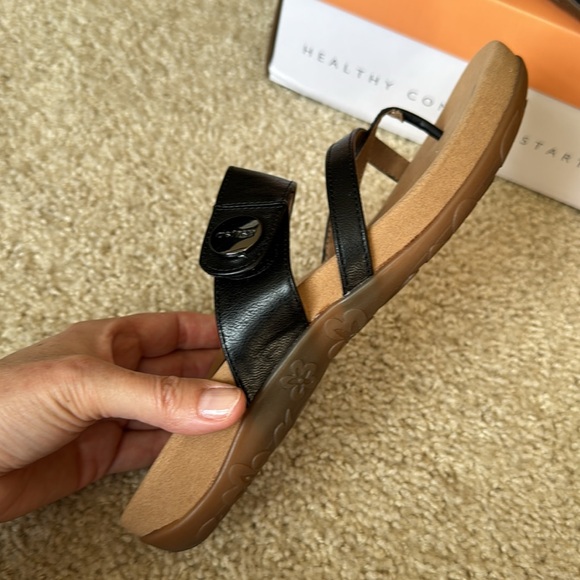 Aetrex Izzy Adjustable Sandal - Picture 4 of 6